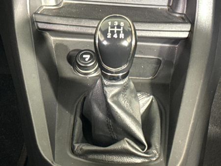 2018-Ford-Figo-15-Trend-5-dr_9