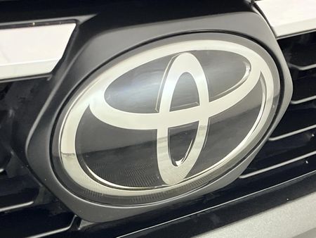 2022-Toyota-Hilux-28-GD-6-Raised-Body-Legend-RS-4x4-Auto-Double-Cab_10