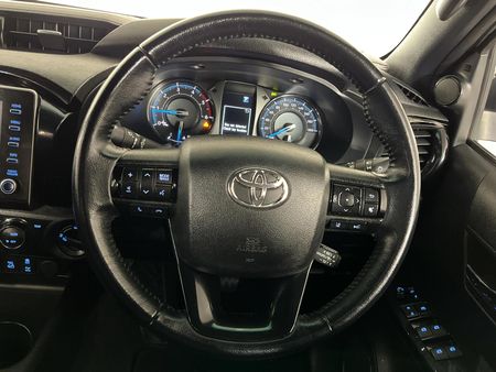 2022-Toyota-Hilux-28-GD-6-Raised-Body-Legend-RS-4x4-Auto-Double-Cab_11
