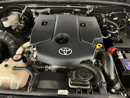 2022-Toyota-Hilux-28-GD-6-Raised-Body-Legend-RS-4x4-Auto-Double-Cab_13