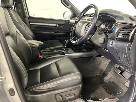2022-Toyota-Hilux-28-GD-6-Raised-Body-Legend-RS-4x4-Auto-Double-Cab_8