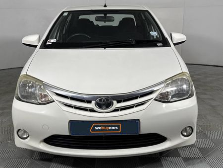 2016-Toyota-Etios-15-XS_14