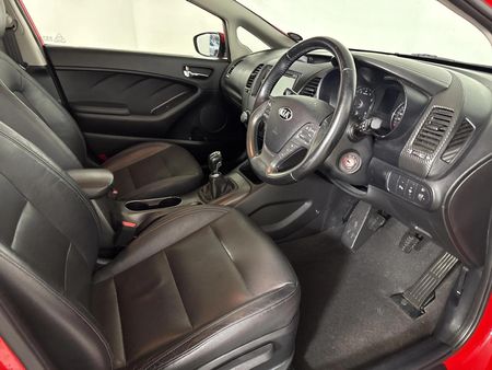 2016-Kia-Cerato-20-EX-5-dr_9
