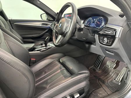 2017-BMW-5-Series-540i-M-Sport-Auto_9