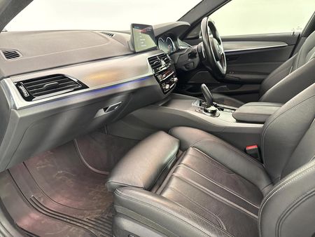 2017-BMW-5-Series-540i-M-Sport-Auto_8
