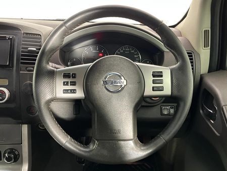 2013-Nissan-Pathfinder-25-dCi-SE-Auto_11