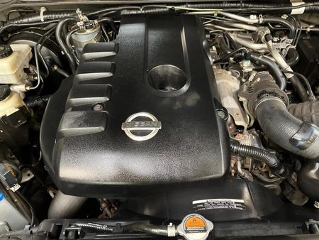 2013-Nissan-Pathfinder-25-dCi-SE-Auto_12