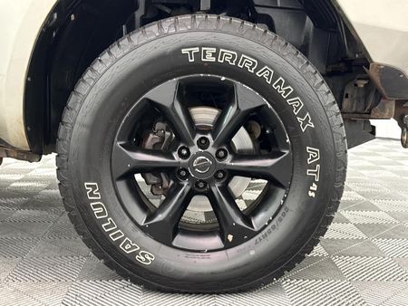 2013-Nissan-Pathfinder-25-dCi-SE-Auto_4