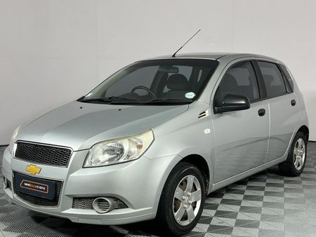 2013-Chevrolet-Aveo-16-L-Hatch_0