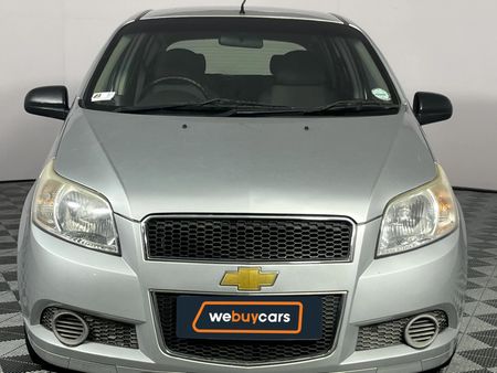 2013-Chevrolet-Aveo-16-L-Hatch_11