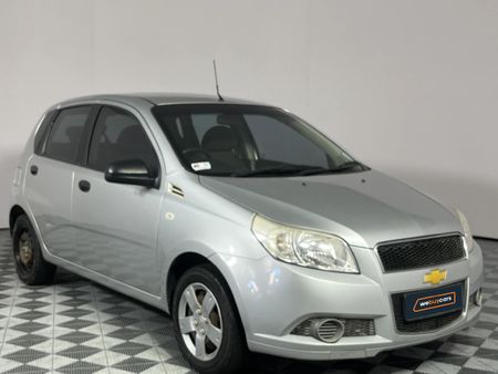 2013-Chevrolet-Aveo-16-L-Hatch_12