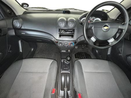 2013-Chevrolet-Aveo-16-L-Hatch_1