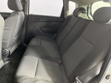 2013-Chevrolet-Aveo-16-L-Hatch_3