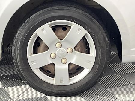 2013-Chevrolet-Aveo-16-L-Hatch_5