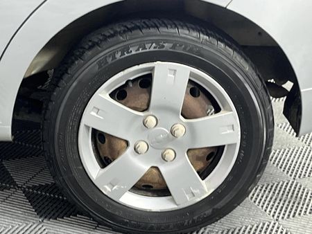 2013-Chevrolet-Aveo-16-L-Hatch_6