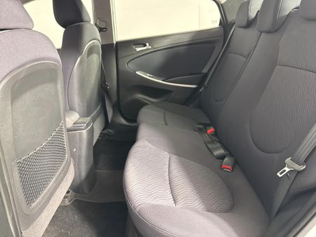 2014-Hyundai-Accent-16-GLS-Fluid_3