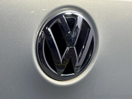 2012-Volkswagen-Tiguan-20-TDI-Track-Field-4Motion-Auto_11