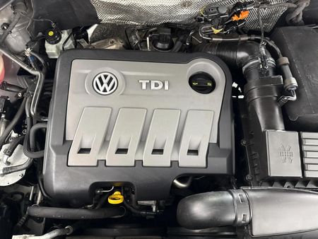 2012-Volkswagen-Tiguan-20-TDI-Track-Field-4Motion-Auto_13