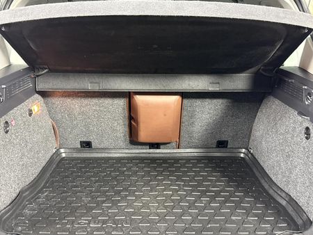 2012-Volkswagen-Tiguan-20-TDI-Track-Field-4Motion-Auto_14