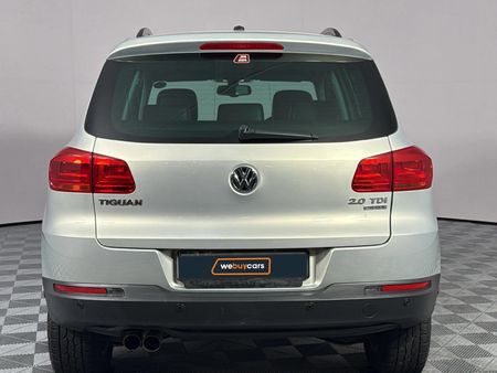 2012-Volkswagen-Tiguan-20-TDI-Track-Field-4Motion-Auto_18