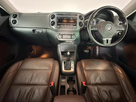 2012-Volkswagen-Tiguan-20-TDI-Track-Field-4Motion-Auto_1
