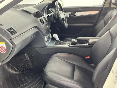 2010-Mercedes-Benz-C-Class-C-220-CDi-BE-Avantgarde-Auto_4