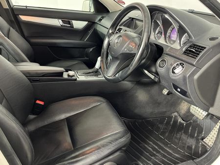 2010-Mercedes-Benz-C-Class-C-220-CDi-BE-Avantgarde-Auto_5
