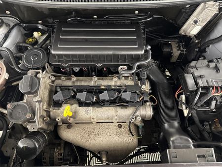 2016-Volkswagen-Polo-Vivo-GP-14-Trendline-5-dr_12
