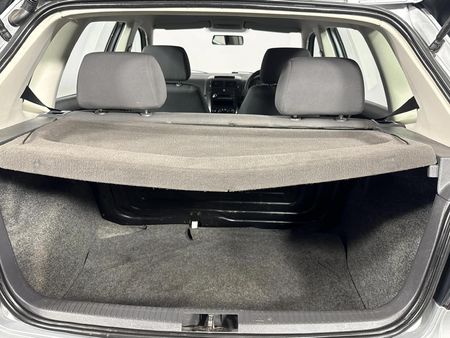 2016-Volkswagen-Polo-Vivo-GP-14-Trendline-5-dr_13