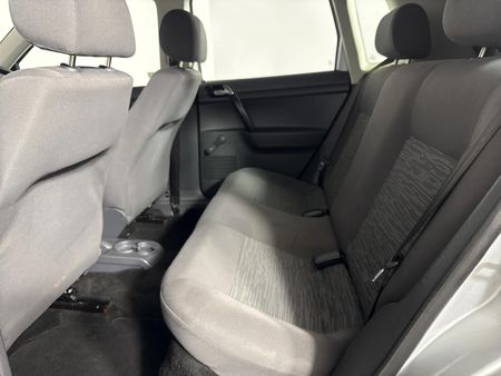 2016-Volkswagen-Polo-Vivo-GP-14-Trendline-5-dr_3