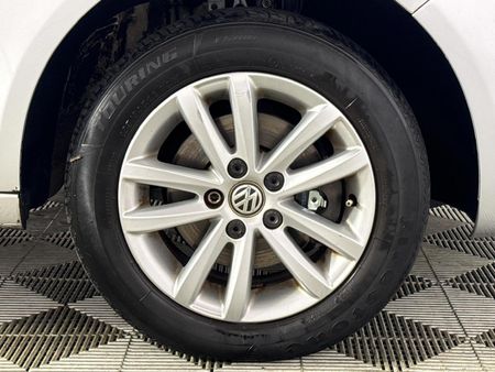 2016-Volkswagen-Polo-Vivo-GP-14-Trendline-5-dr_5