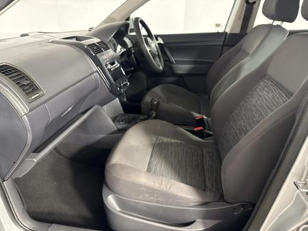 2016-Volkswagen-Polo-Vivo-GP-14-Trendline-5-dr_8