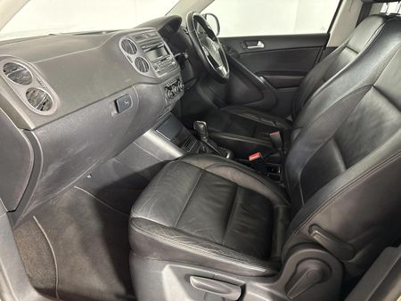 2013-Volkswagen-Tiguan-14-TSI-Bluemotion-Trend-Fun-Auto-110kW_8