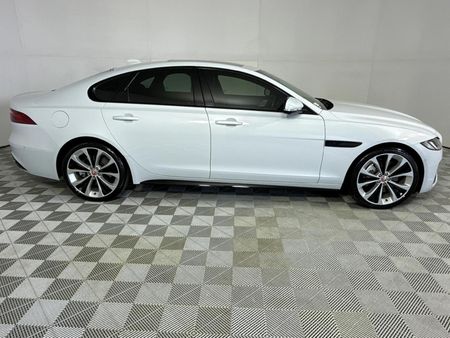 2021-Jaguar-XF-20-HSE-R-Dynamic-P250_17