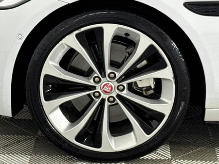 2021-Jaguar-XF-20-HSE-R-Dynamic-P250_4