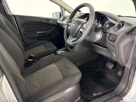 2016-Ford-Fiesta-10-EcoBoost-Ambiente-Auto-5-dr_9