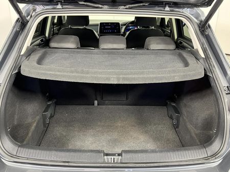2023-Volkswagen-T-Roc-14-TSI-Design-Auto_13