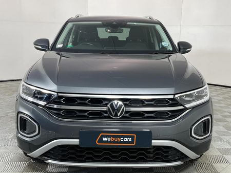 2023-Volkswagen-T-Roc-14-TSI-Design-Auto_14