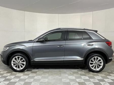 2023-Volkswagen-T-Roc-14-TSI-Design-Auto_18
