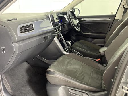 2023-Volkswagen-T-Roc-14-TSI-Design-Auto_7
