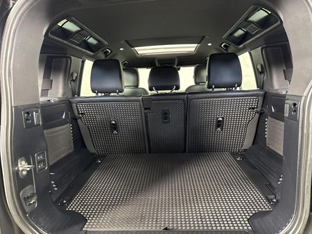 2023-Land-Rover-Defender-110-D300-SE-X-Dynamic-221kW_16