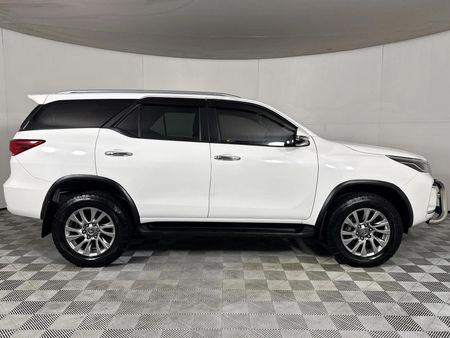 2022-Toyota-Fortuner-28-GD-6-Raised-Body-Auto_14