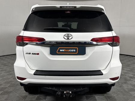 2022-Toyota-Fortuner-28-GD-6-Raised-Body-Auto_15