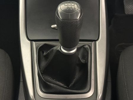 2014-Hyundai-Elantra-16-Premium_9