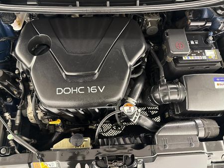 2014-Hyundai-Elantra-16-Premium_11
