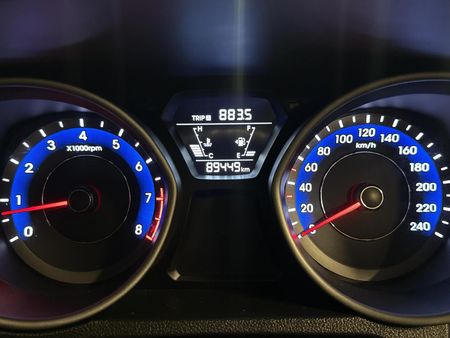 2014-Hyundai-Elantra-16-Premium_2