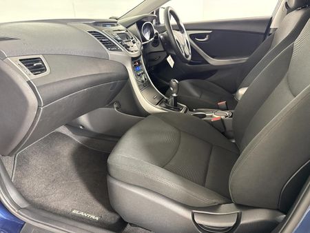 2014-Hyundai-Elantra-16-Premium_8