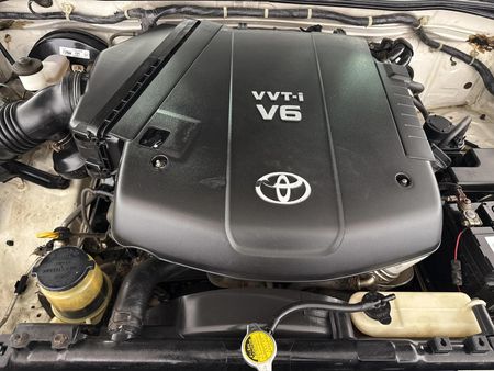 2008-Toyota-Fortuner-40-V6-Auto-4x4_13