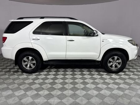 2008-Toyota-Fortuner-40-V6-Auto-4x4_17