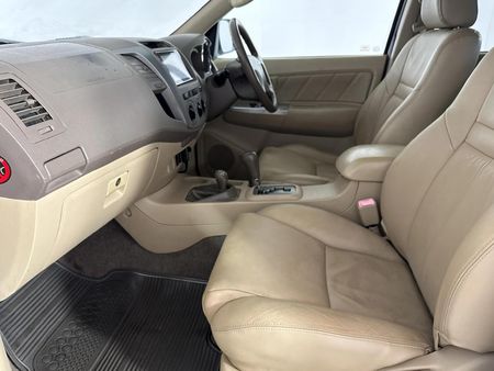 2008-Toyota-Fortuner-40-V6-Auto-4x4_8